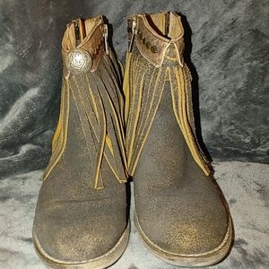 Handcrafted booties with Fringe
